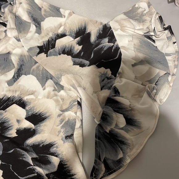 Calvin Klein Blouses M Piped Bell Short Sleeve Round Slit Hem Relax Fit - Picture 11 of 14